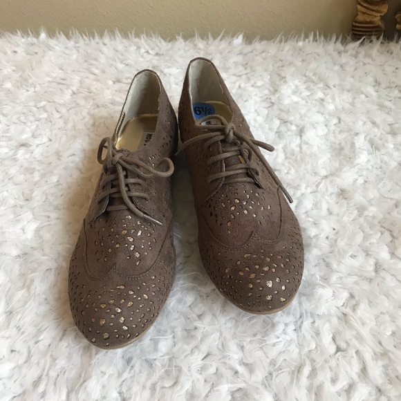 Nwot Not Rated lace up suede like lazar cut shoes - Picture 3 of 7
